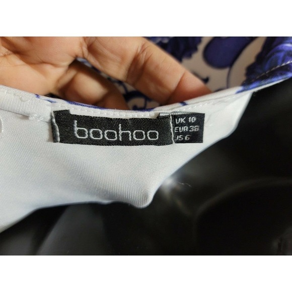 Boohoo Women White & Blue Floral Polyester V-Neck ShortSleeve Romper Suit Size 6 - Picture 6 of 8